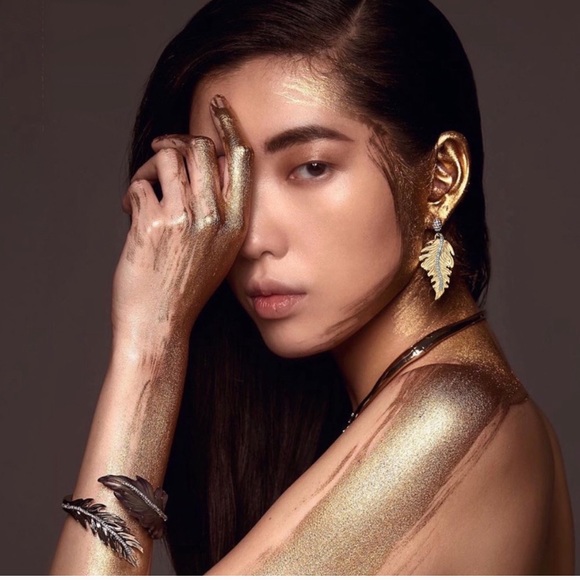 Alexis Bittar Gold Georgian Feather Swarovski Crystal Post Drop Hinged Earrings - Picture 14 of 15